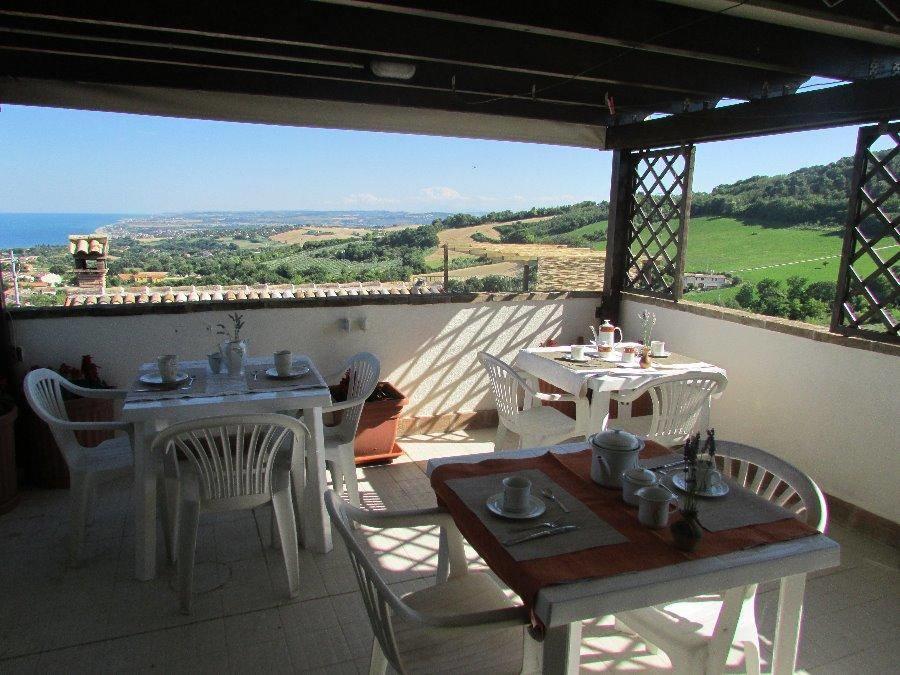 B&B A Casa Mia Sirolo Eksteriør bilde
